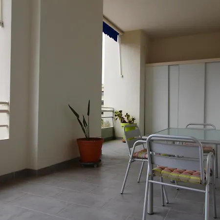 Sleeps 6 Wifi Апартаменты